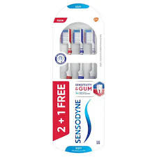 SENSODYNE SENSITIVITY & GUM 2+1 FREE TOOTH BRUSH